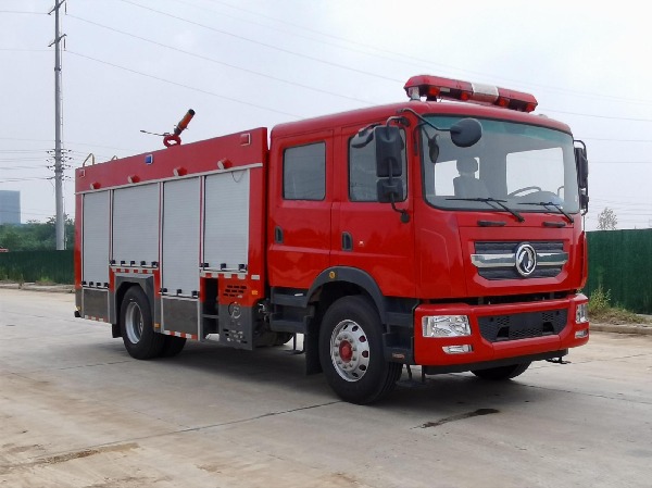 東風(fēng)7噸水罐消防車(chē)