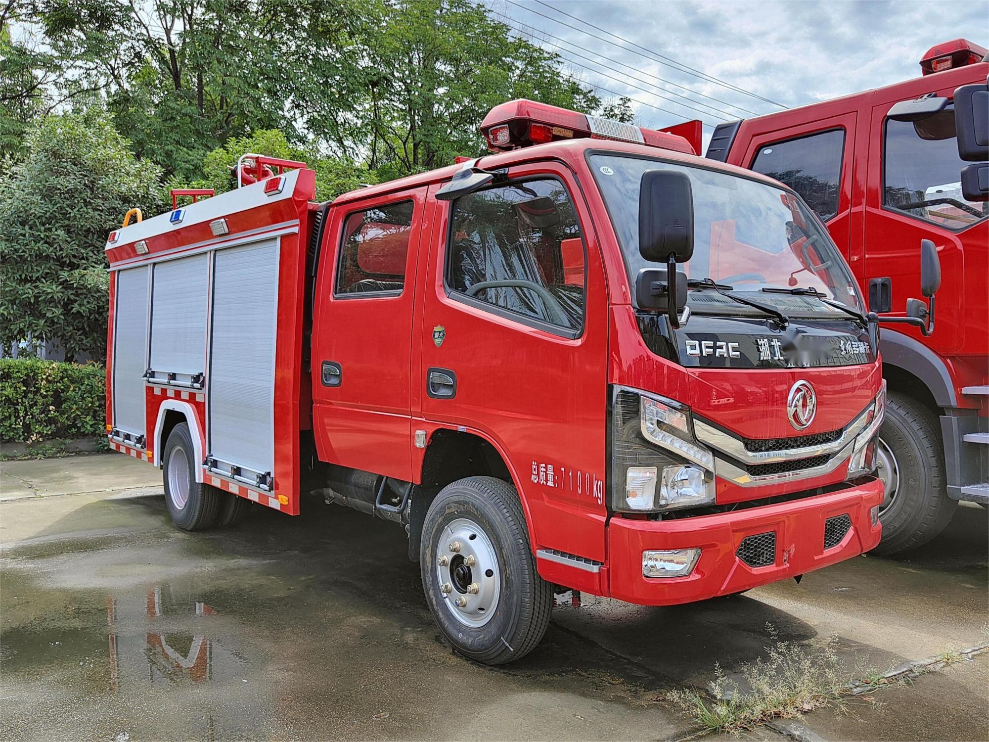 東風(fēng)2.5噸水罐消防車(chē)