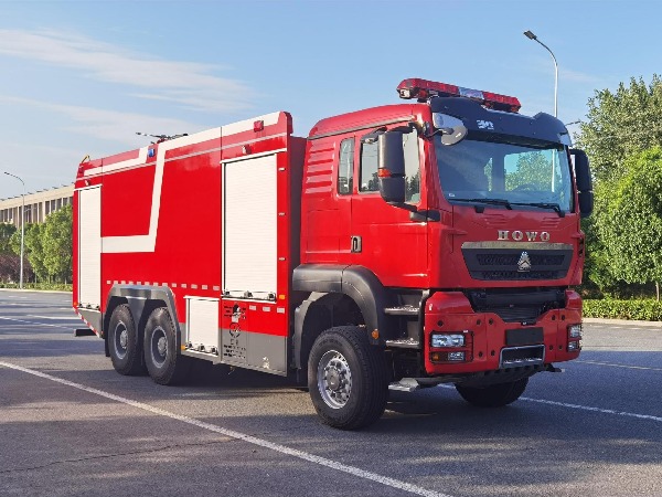 豪沃18噸四驅(qū)越野消防車